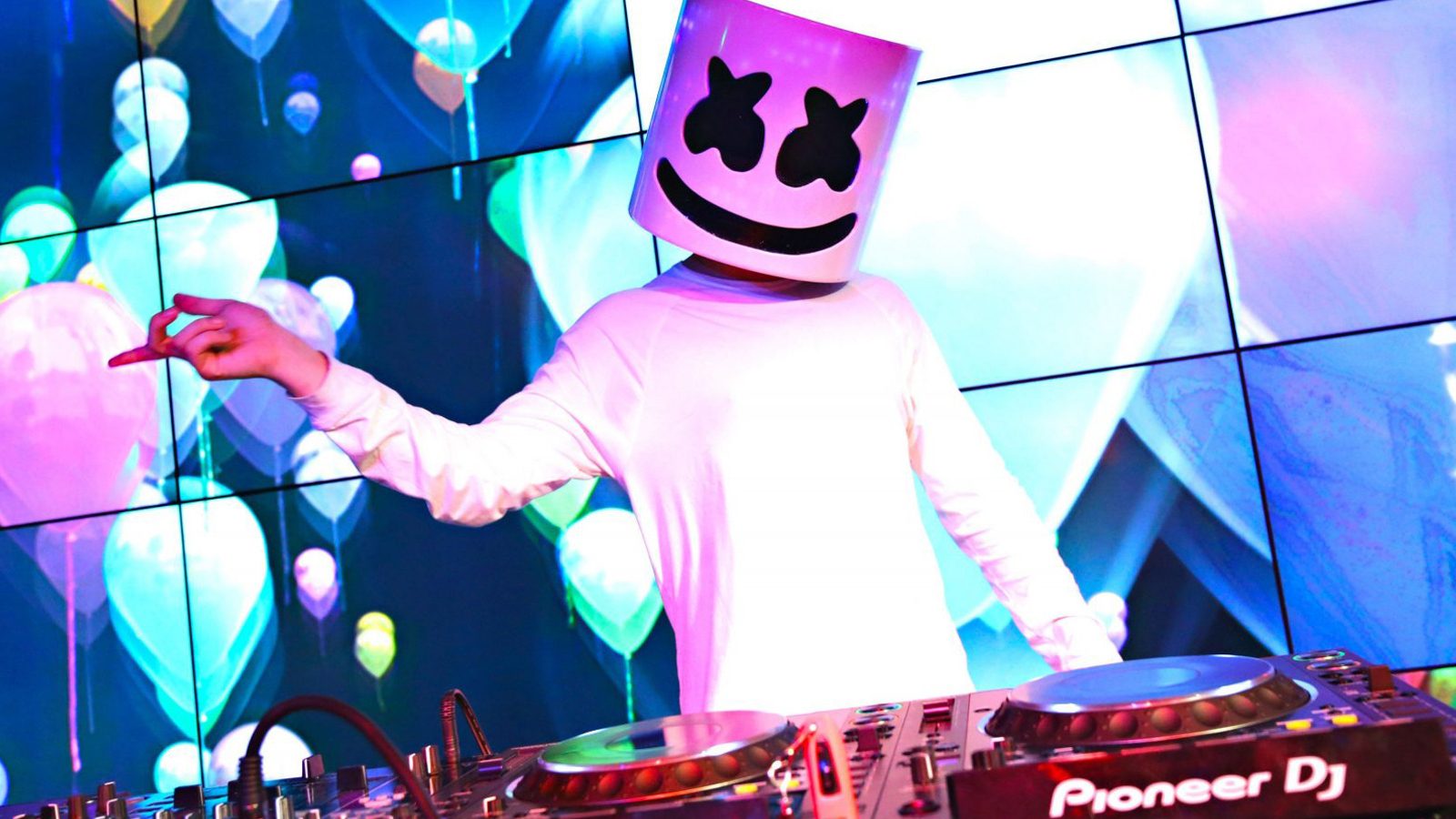 ¿Quién se esconde detrás de Marshmello?
